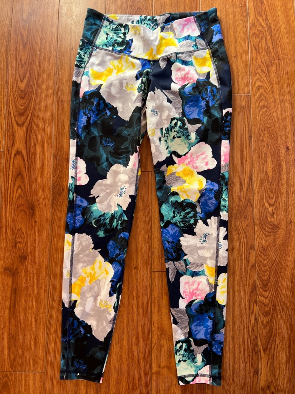 Old Navy Active Go-Dry Floral Printed Leggings